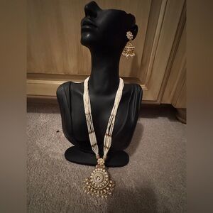 Pearl Set in Elegant Gold and Cream Necklace Set